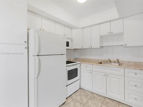351 NE 57th Ct, Oakland Park FL 33334