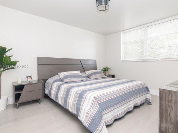 3600 NE 170th St 308, North Miami Beach FL 33160