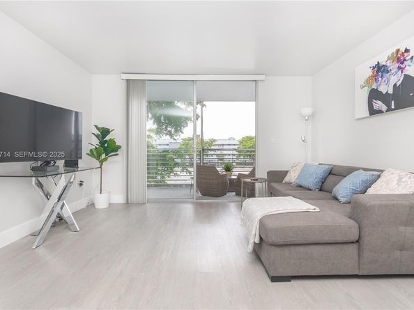 3600 NE 170th St 308, North Miami Beach FL 33160