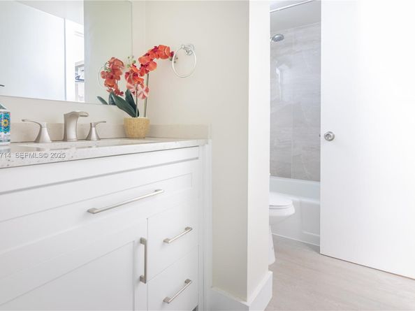 3600 NE 170th St 308, North Miami Beach FL 33160