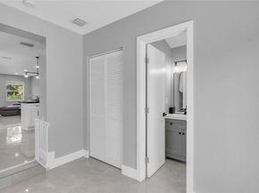 6490 SW 37th St, Miami FL 33155