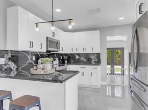 6490 SW 37th St, Miami FL 33155