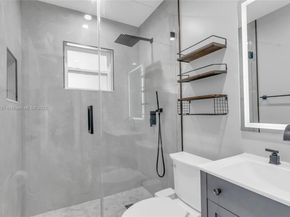 6490 SW 37th St, Miami FL 33155