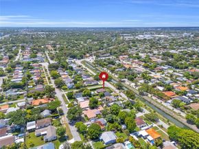 6490 SW 37th St, Miami FL 33155