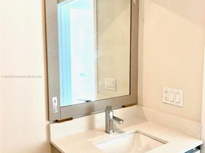 2505 NE 193rd St 4207, Miami FL 33180