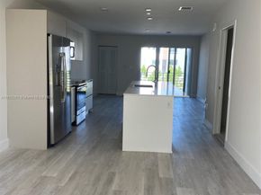 2505 NE 193rd St 4207, Miami FL 33180