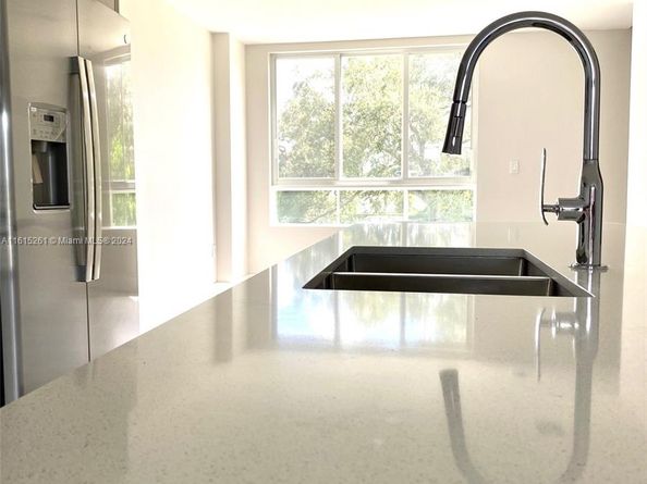 2505 NE 193rd St 4207, Miami FL 33180