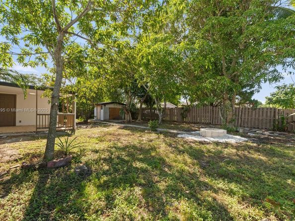 511 SW 72nd Ave, North Lauderdale FL 33068