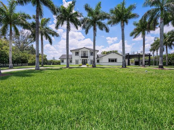 5121 SW 210th Ter, Southwest Ranches FL 33332