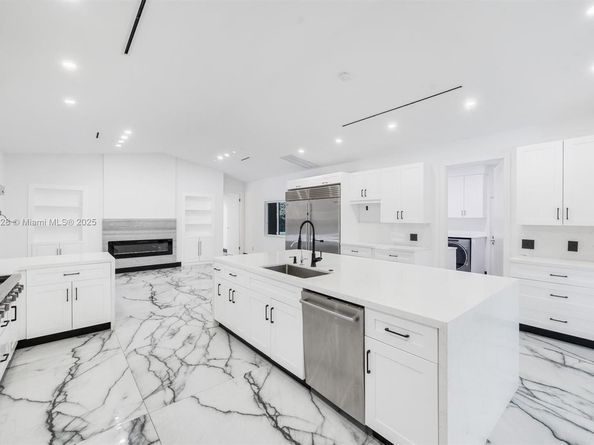 5121 SW 210th Ter, Southwest Ranches FL 33332