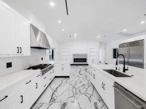 5121 SW 210th Ter, Southwest Ranches FL 33332