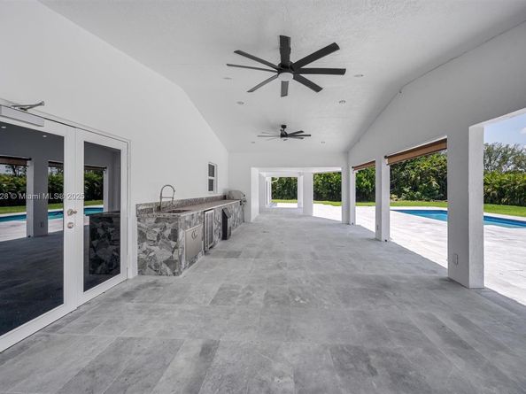 5121 SW 210th Ter, Southwest Ranches FL 33332