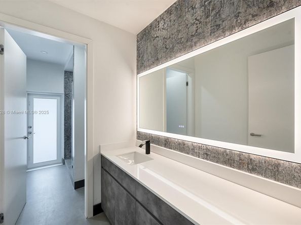 5121 SW 210th Ter, Southwest Ranches FL 33332