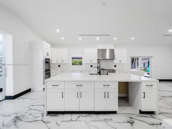 5121 SW 210th Ter, Southwest Ranches FL 33332