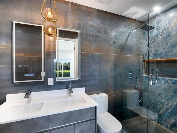 5121 SW 210th Ter, Southwest Ranches FL 33332