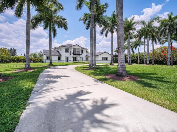 5121 SW 210th Ter, Southwest Ranches FL 33332