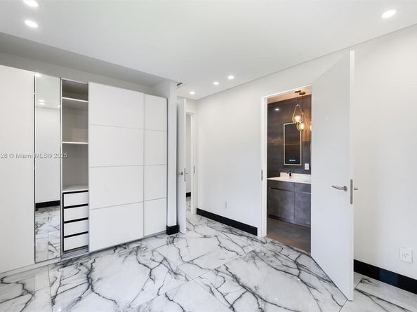 5121 SW 210th Ter, Southwest Ranches FL 33332