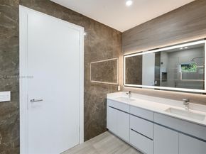 5121 SW 210th Ter, Southwest Ranches FL 33332