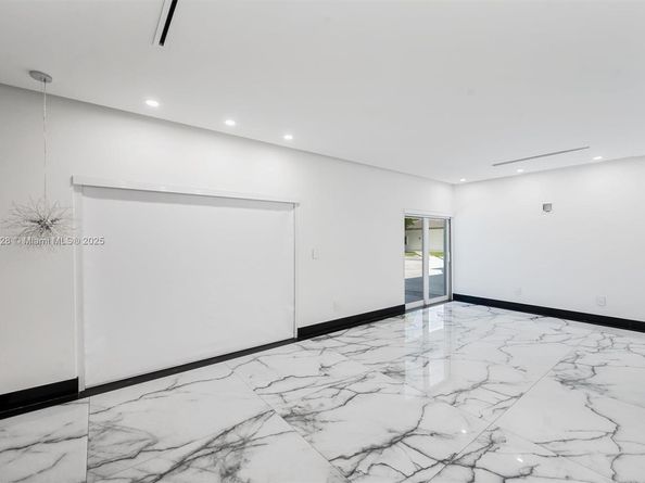 5121 SW 210th Ter, Southwest Ranches FL 33332