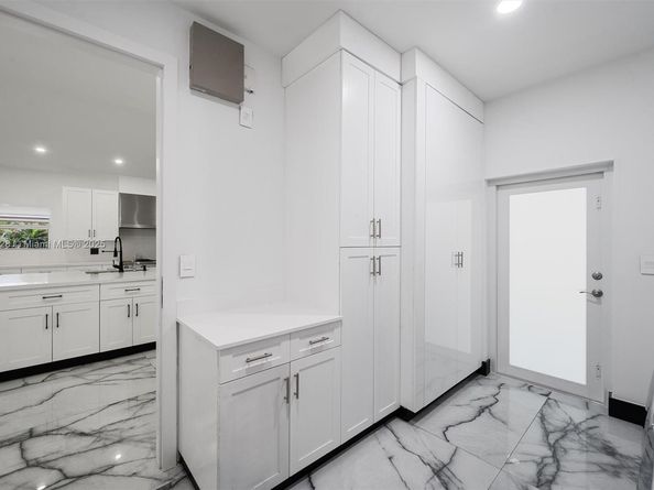 5121 SW 210th Ter, Southwest Ranches FL 33332