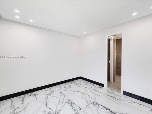 5121 SW 210th Ter, Southwest Ranches FL 33332