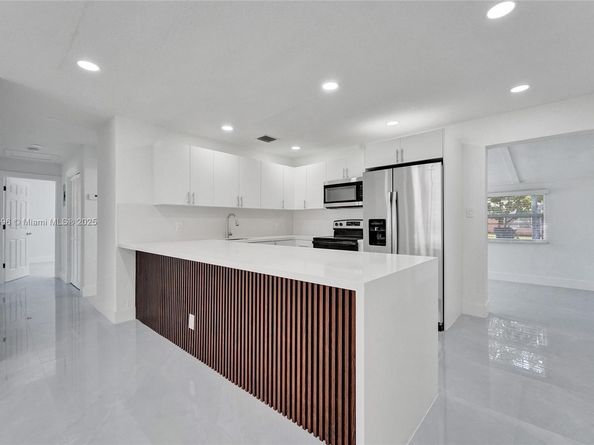 6930 SW 24th Ct, Miramar FL 33023