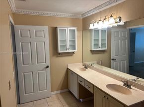 8801 SW 9th Ct, Pembroke Pines FL 33025