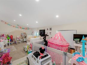 9865 SW 16th St, Miami FL 33165
