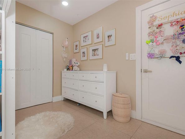 9865 SW 16th St, Miami FL 33165