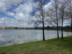 5065 Wiles Rd 103, Coconut Creek FL 33073