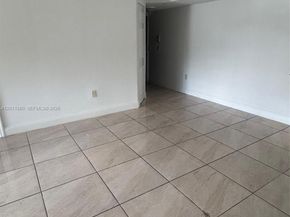 5065 Wiles Rd 103, Coconut Creek FL 33073