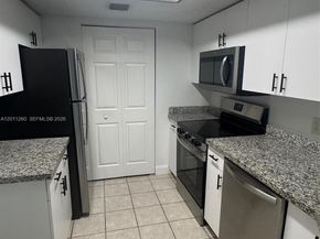 5065 Wiles Rd 103, Coconut Creek FL 33073