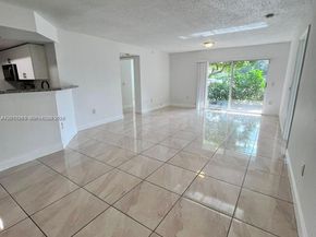5065 Wiles Rd 103, Coconut Creek FL 33073