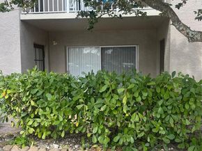 5065 Wiles Rd 103, Coconut Creek FL 33073