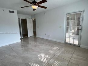 5065 Wiles Rd 103, Coconut Creek FL 33073