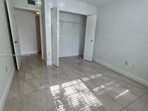 5065 Wiles Rd 103, Coconut Creek FL 33073