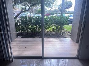 5065 Wiles Rd 103, Coconut Creek FL 33073