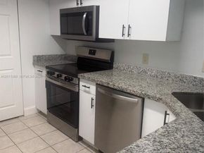 5065 Wiles Rd 103, Coconut Creek FL 33073