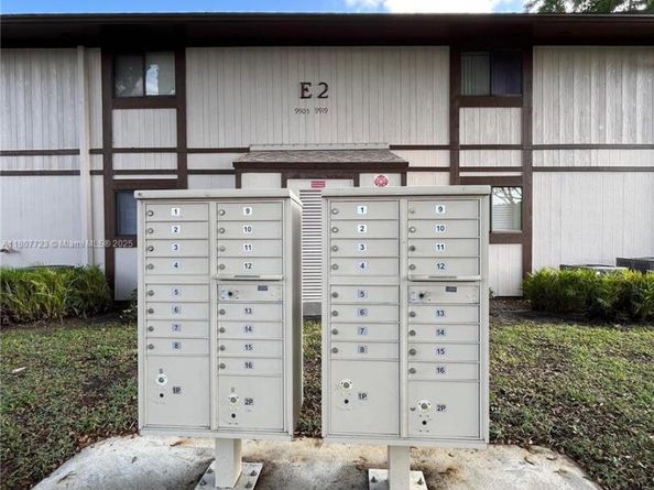 9873 N Belfort Cir 215, Tamarac FL 33321