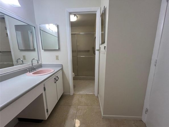 9873 N Belfort Cir 215, Tamarac FL 33321