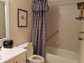 9873 N Belfort Cir 215, Tamarac FL 33321