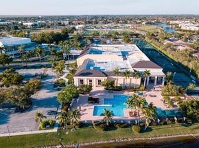 9873 N Belfort Cir 215, Tamarac FL 33321