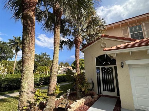 4852 NW 19th St, Coconut Creek FL 33063