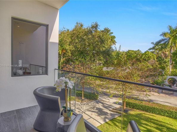 3764 Carmen Ct, Miami FL 33133