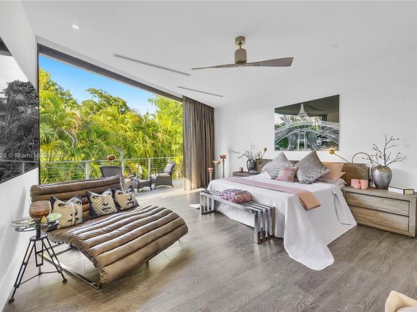 3764 Carmen Ct, Miami FL 33133