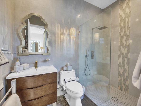 3764 Carmen Ct, Miami FL 33133