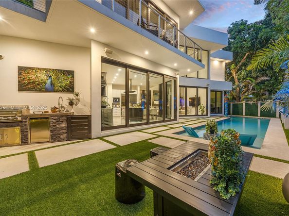 3764 Carmen Ct, Miami FL 33133