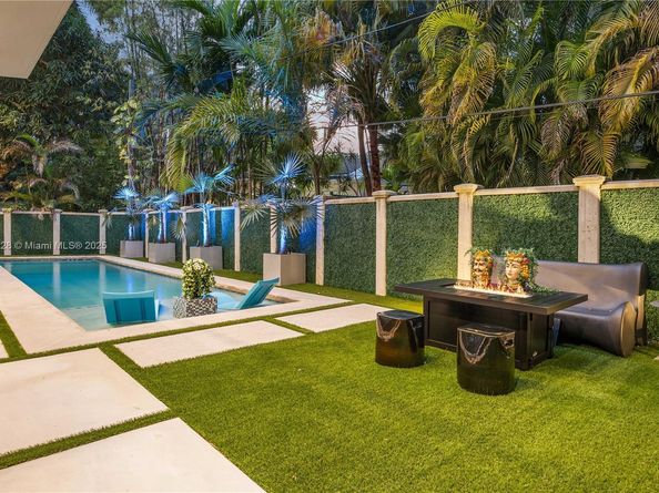 3764 Carmen Ct, Miami FL 33133