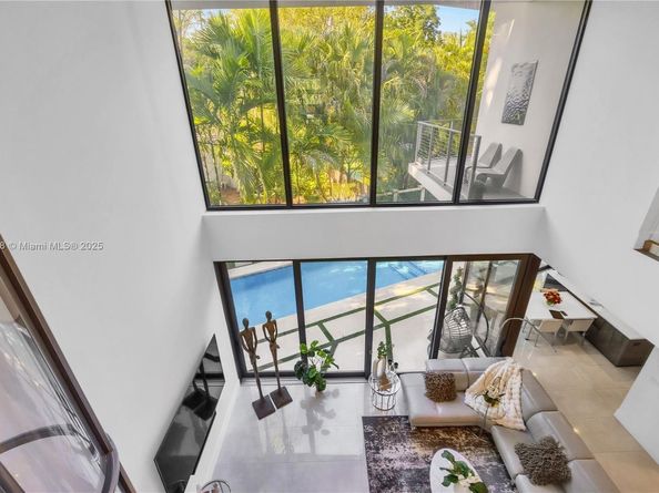 3764 Carmen Ct, Miami FL 33133