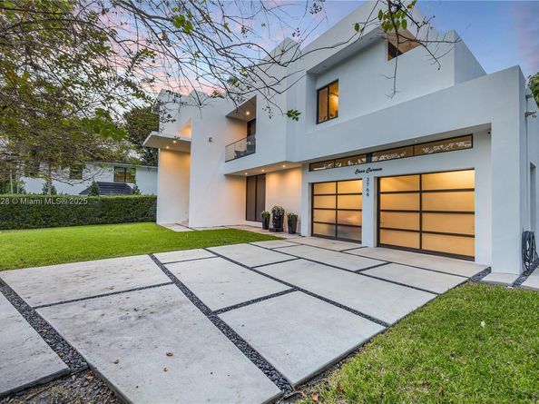 3764 Carmen Ct, Miami FL 33133